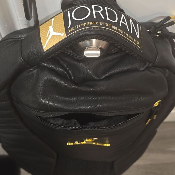 Jordan Air Jordan 13 Retro Lifestyle Backpack- Black/Gold - Picture 10 of 11
